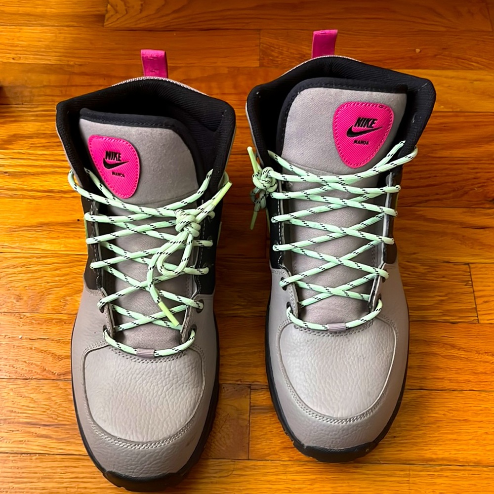 Nike Manoa Boots
